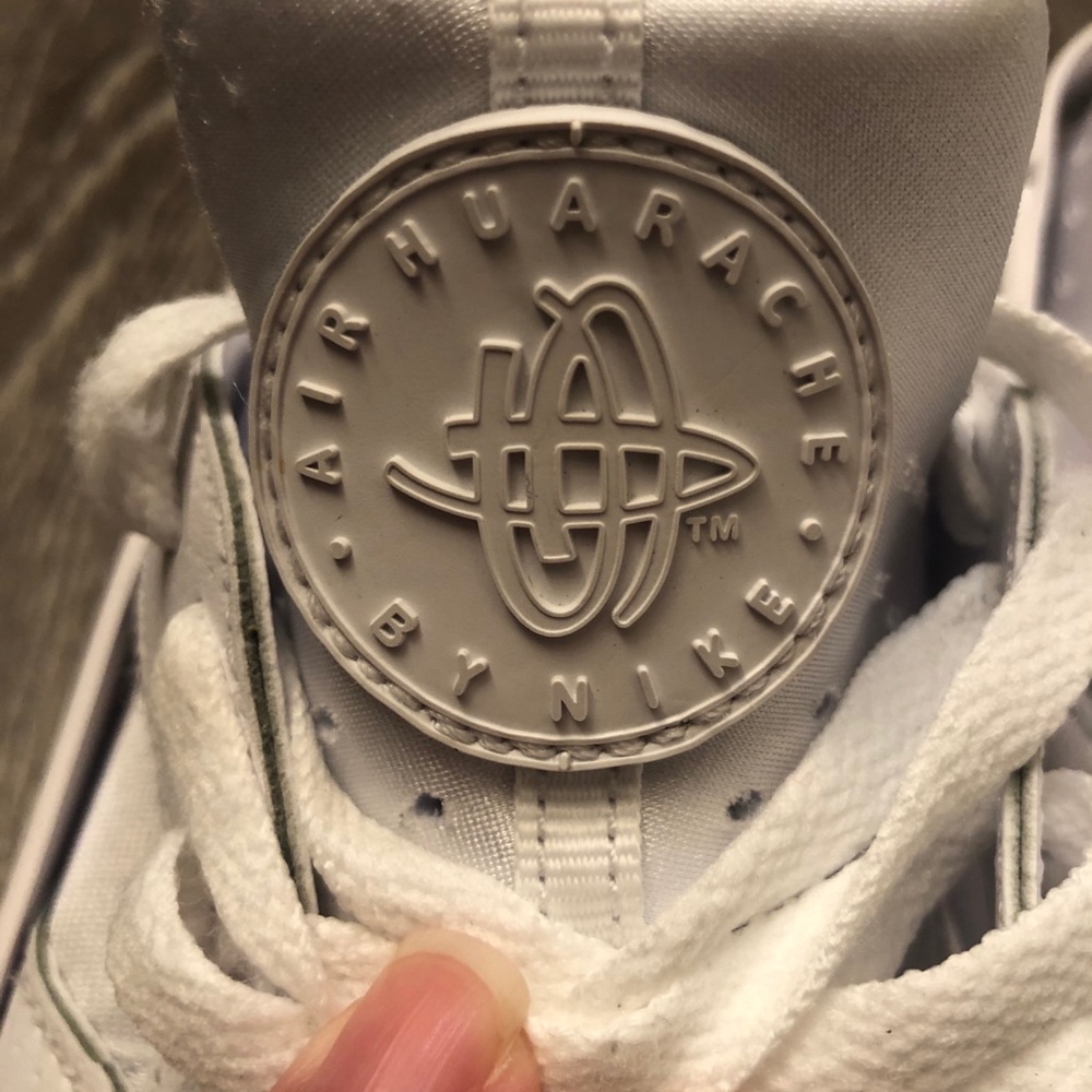 ⭐️SOLD⭐️ Nike Air Huarache Triple White 318429-111 - Picture 7 of 11